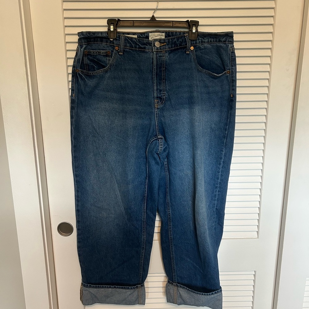 Universal Thread Mid Rise 90’s cuffed Jeans - Picture 3 of 4